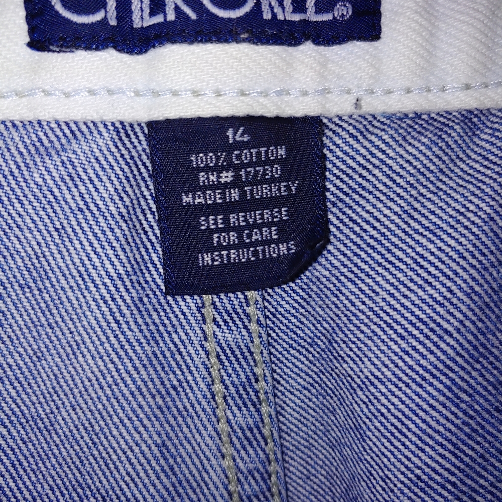 Cherokee Ladies Shorts. - Picture 3 of 3